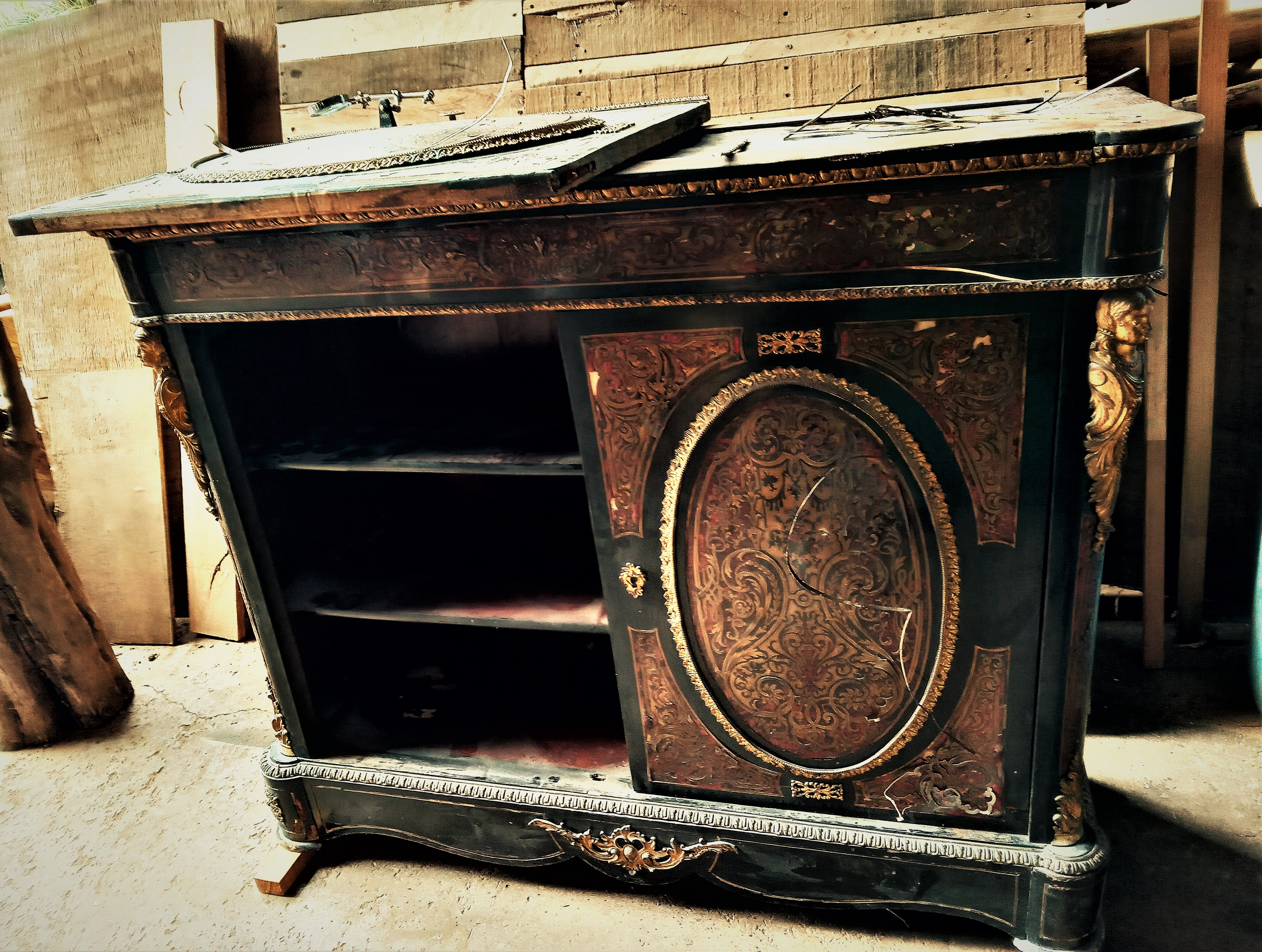 mueble Boulle restaurado 1